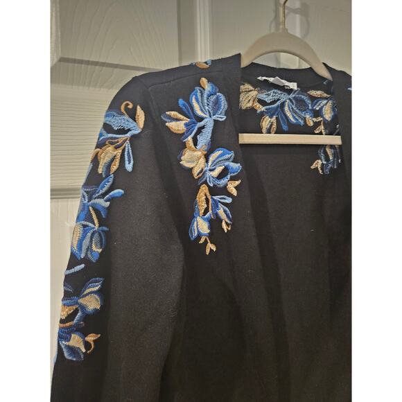 Chico's Floral Embroidered Cardigan Sweater Black Blue Open Front Size 0 Small - Picture 3 of 7